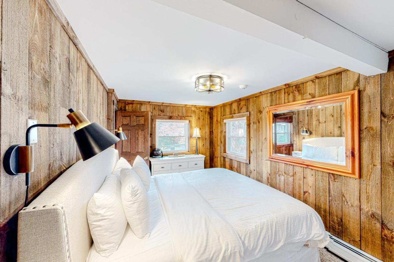 Chalet At The Base Of Okemo Mountain ラッドロー エクステリア 写真