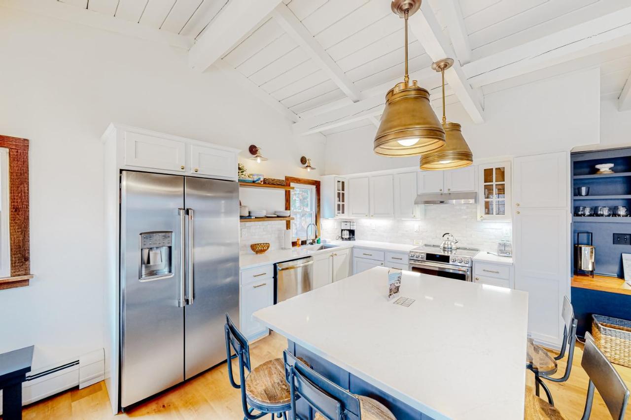 Chalet At The Base Of Okemo Mountain ラッドロー エクステリア 写真