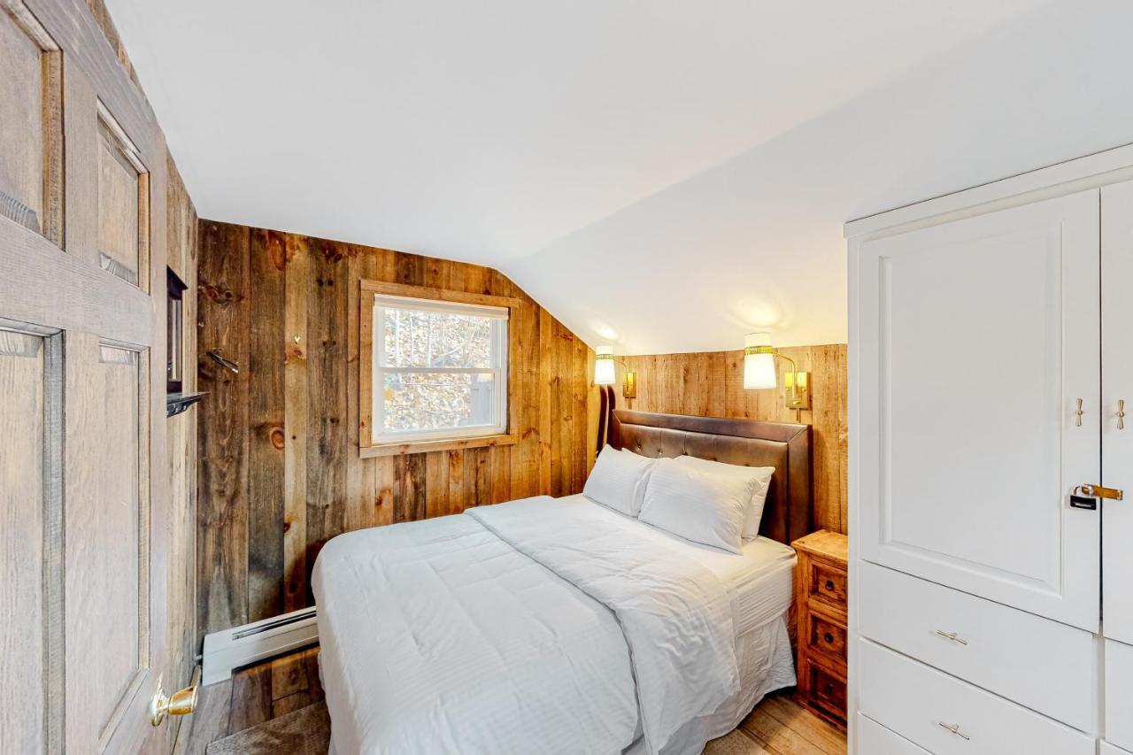 Chalet At The Base Of Okemo Mountain ラッドロー エクステリア 写真