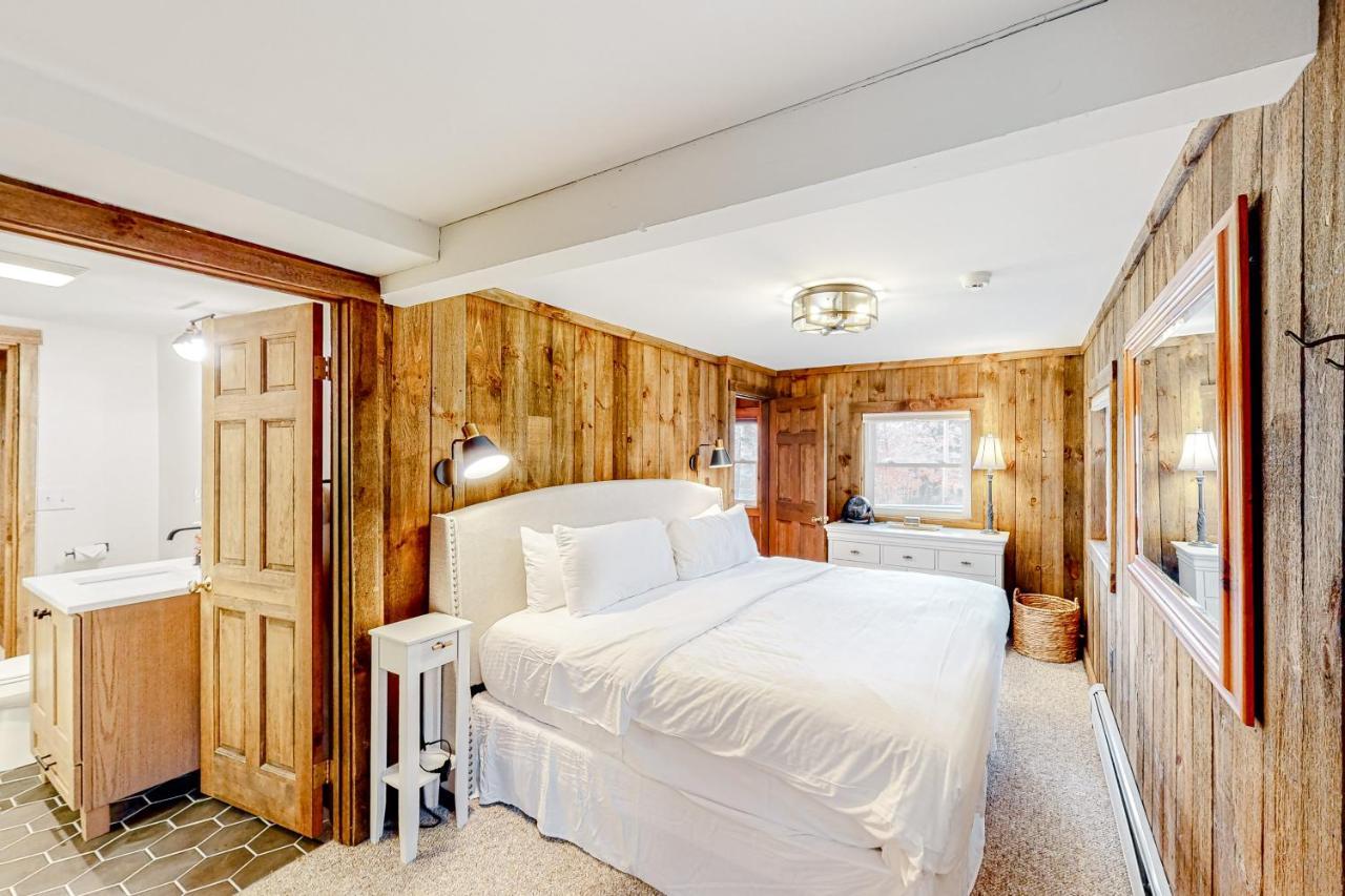 Chalet At The Base Of Okemo Mountain ラッドロー エクステリア 写真